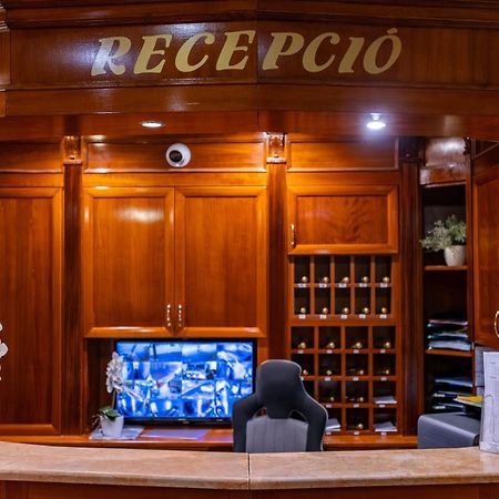 Hotel Barbakan بيتْش المظهر الخارجي الصورة
