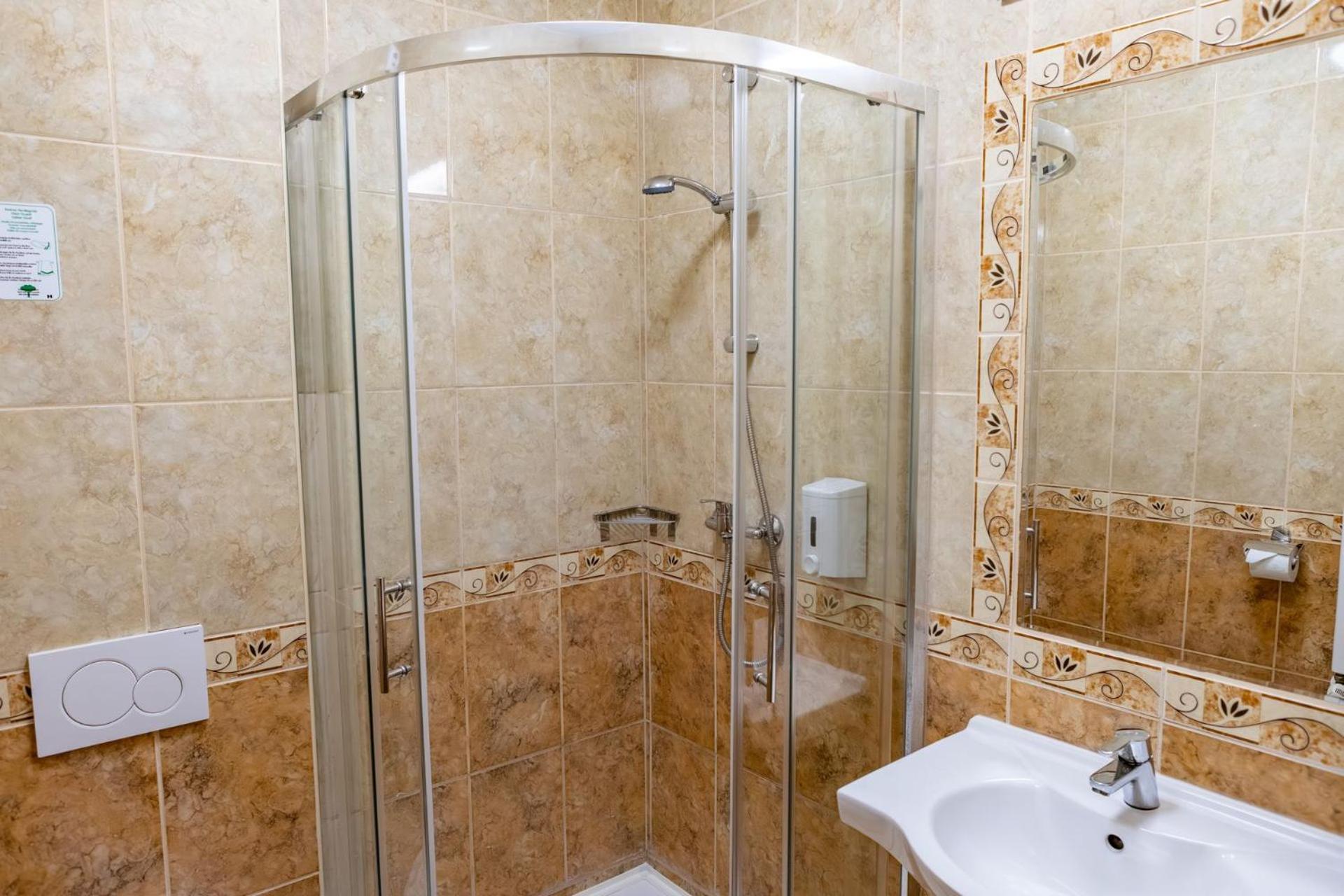 Hotel Barbakan بيتْش المظهر الخارجي الصورة